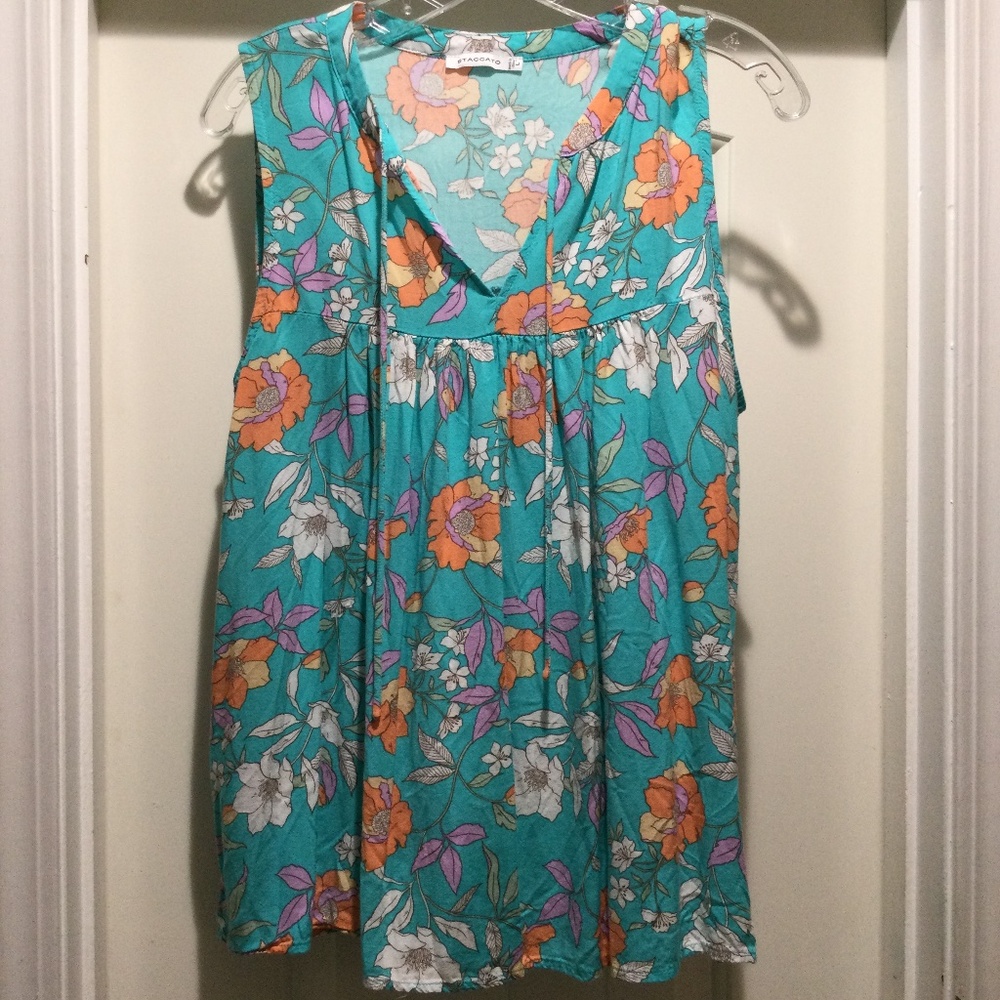 Staccato Babydoll Floral tank top with string tie closure in size L